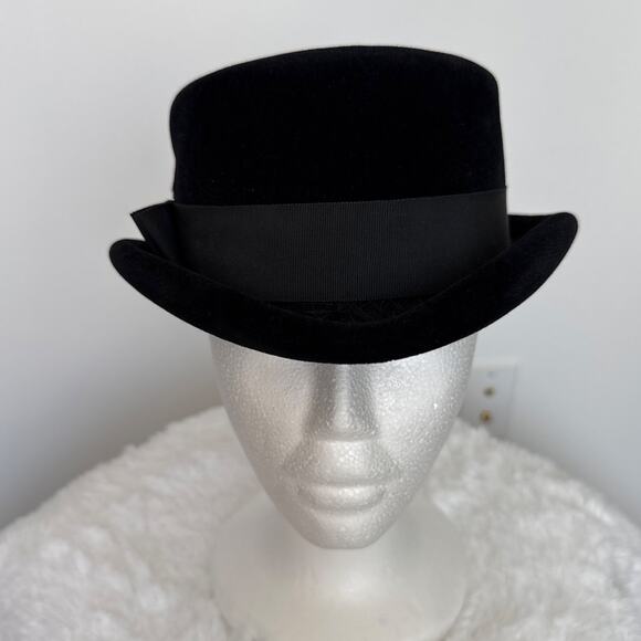 Vintage 50's French Black Velvet Cocktail Hat with Ribbon band retro veil style - Picture 13 of 16